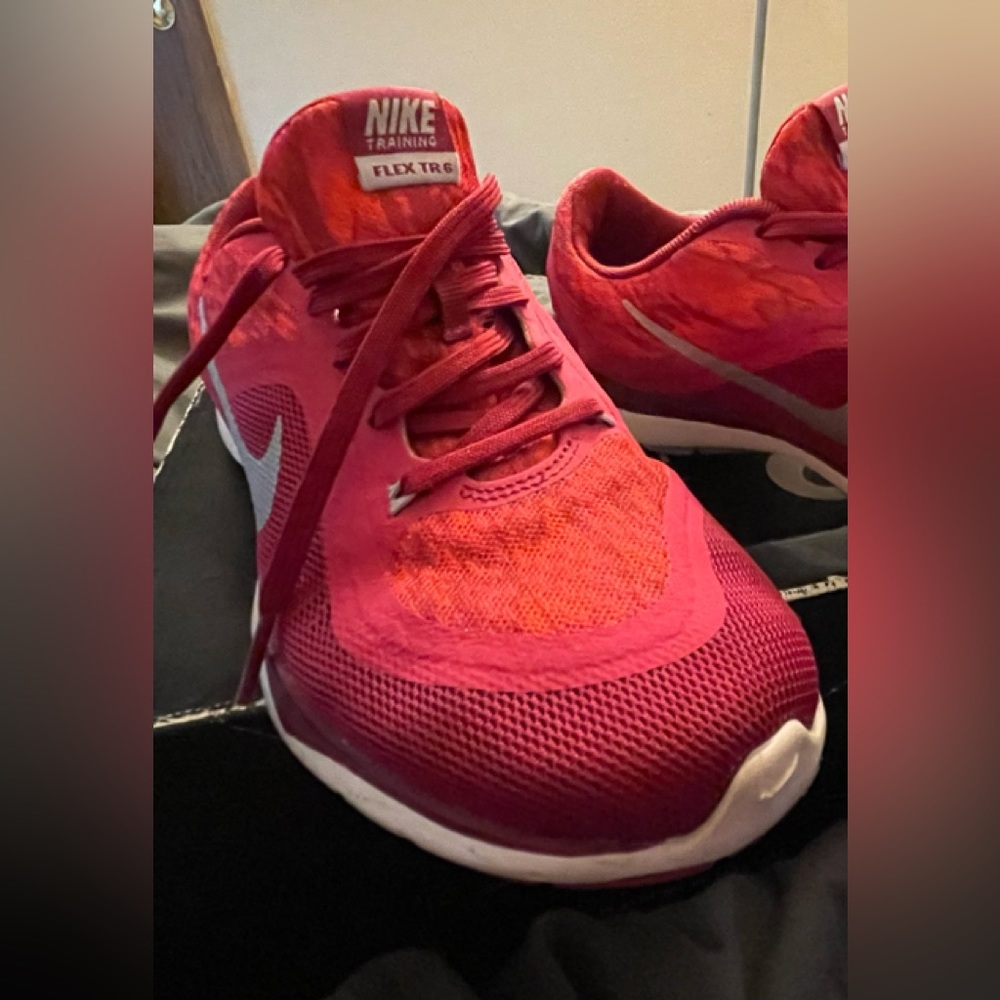 Women’s Nike Sneakers SALE
